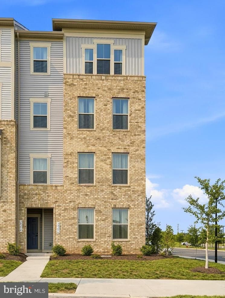 24274 Thurso Square photo 9