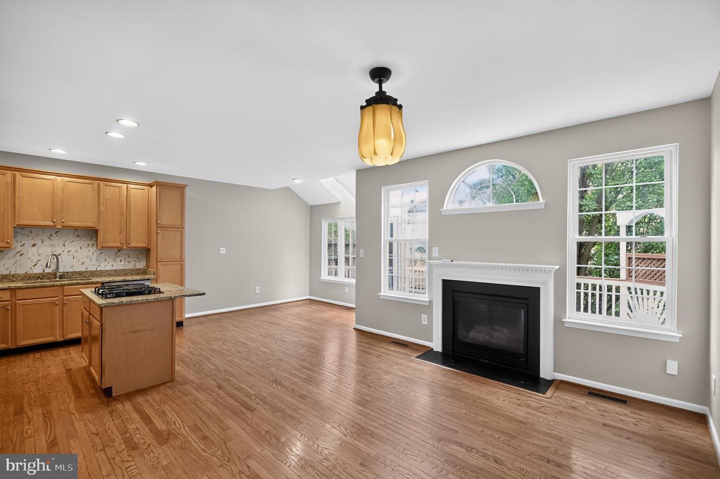 25915 Kirkwood Square photo 14