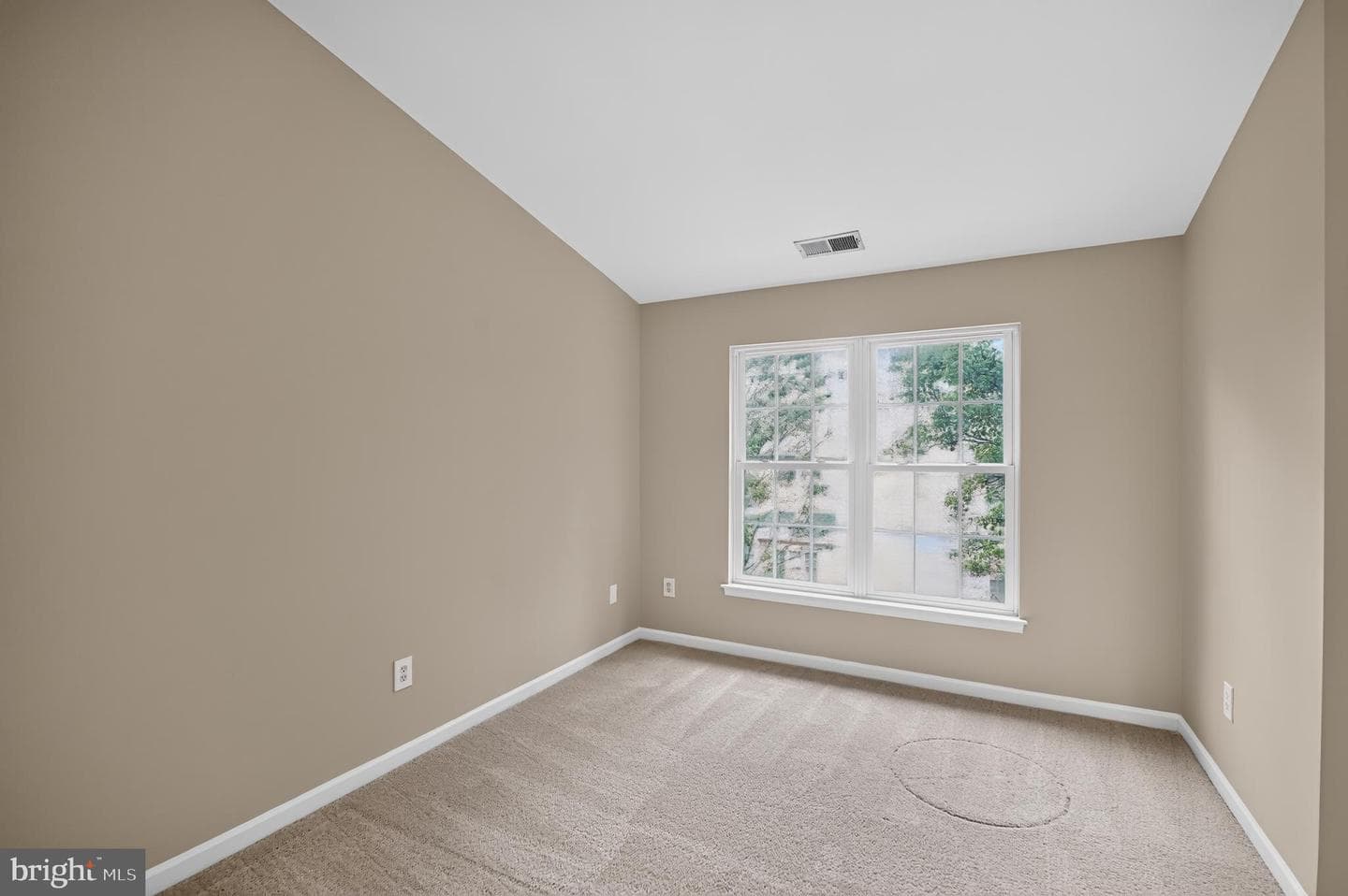 25915 Kirkwood Square photo 20