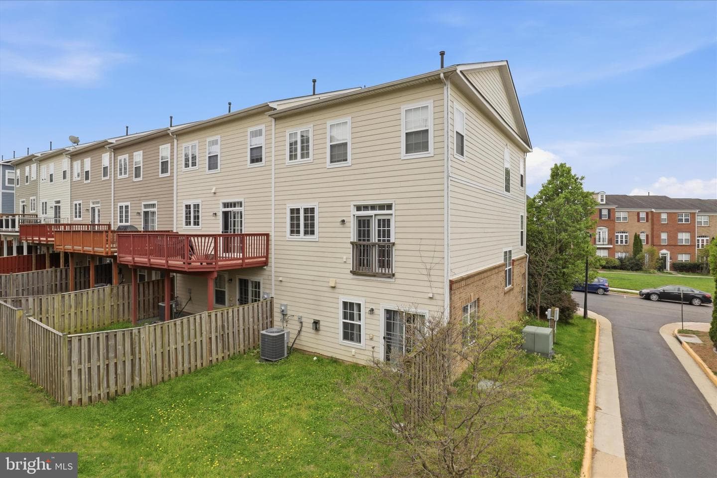 20925 Houseman Terrace photo 6