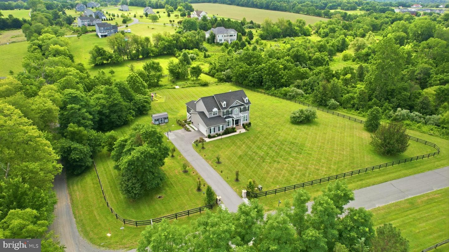 12720 Snowbird Court, Lovettsville