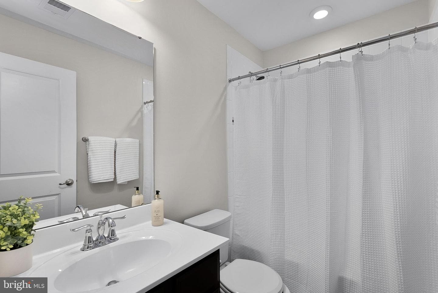 20 Eisentown Drive photo 29
