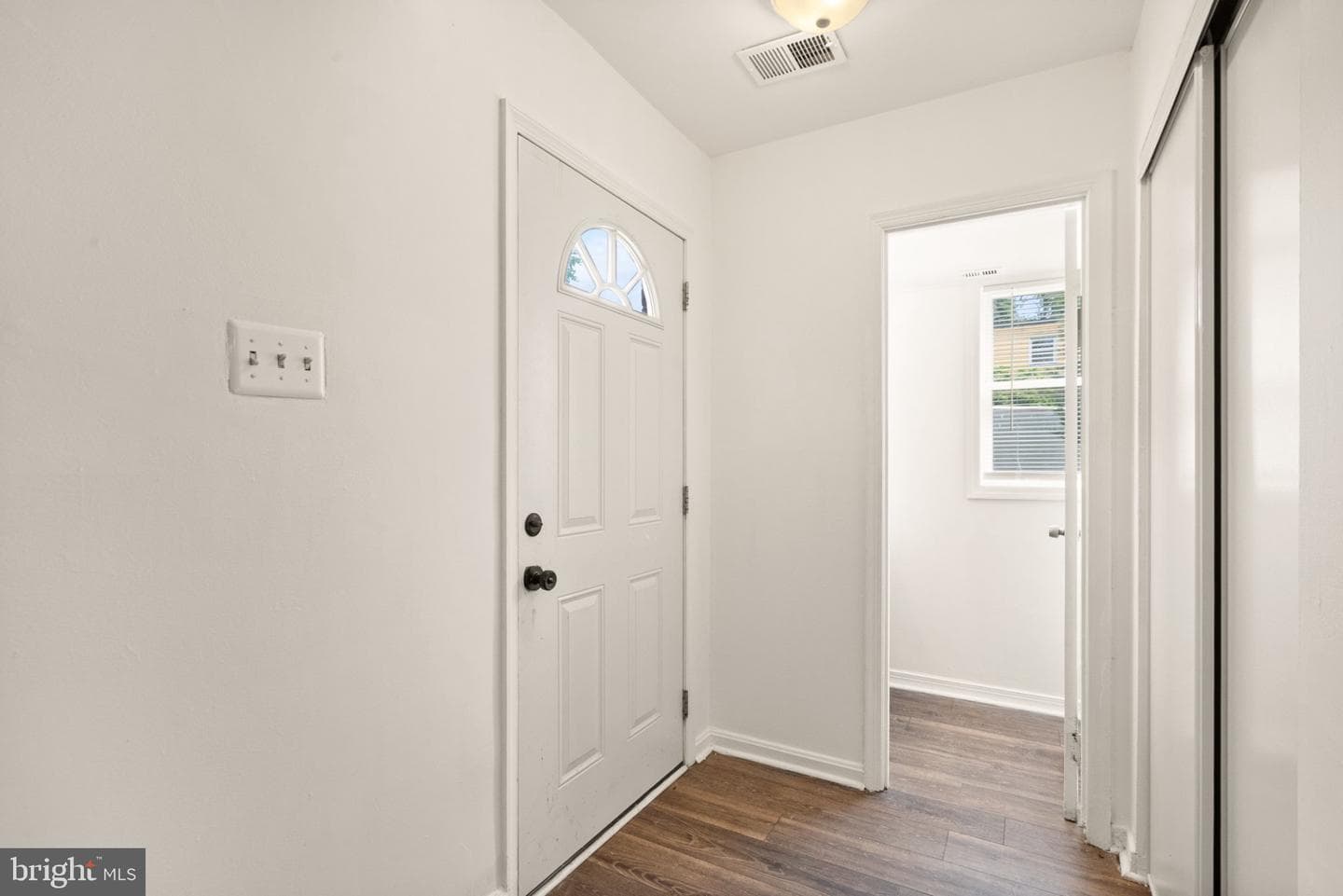 109 Mayfair Drive NE photo 4