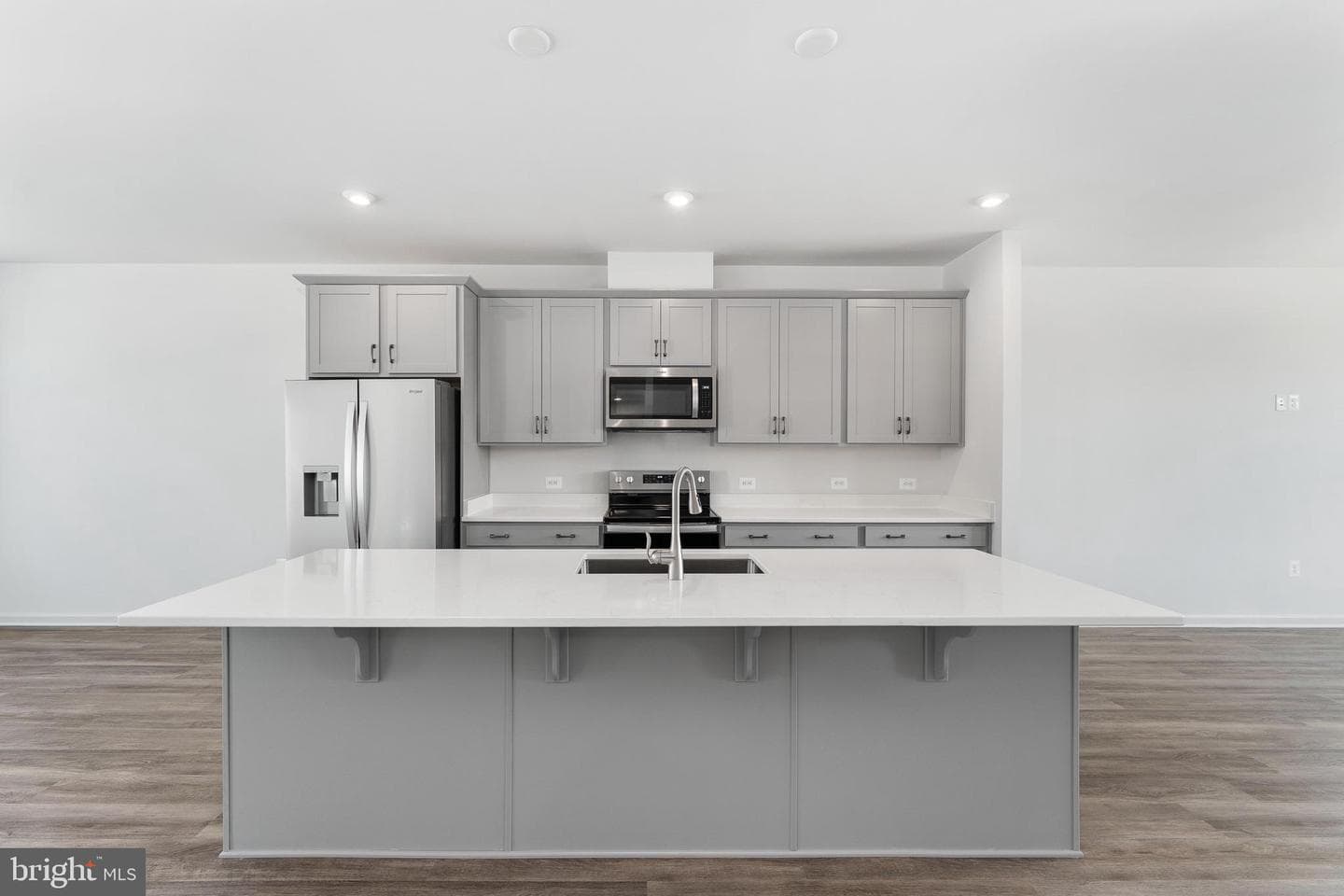 10161 Queens Way photo 18
