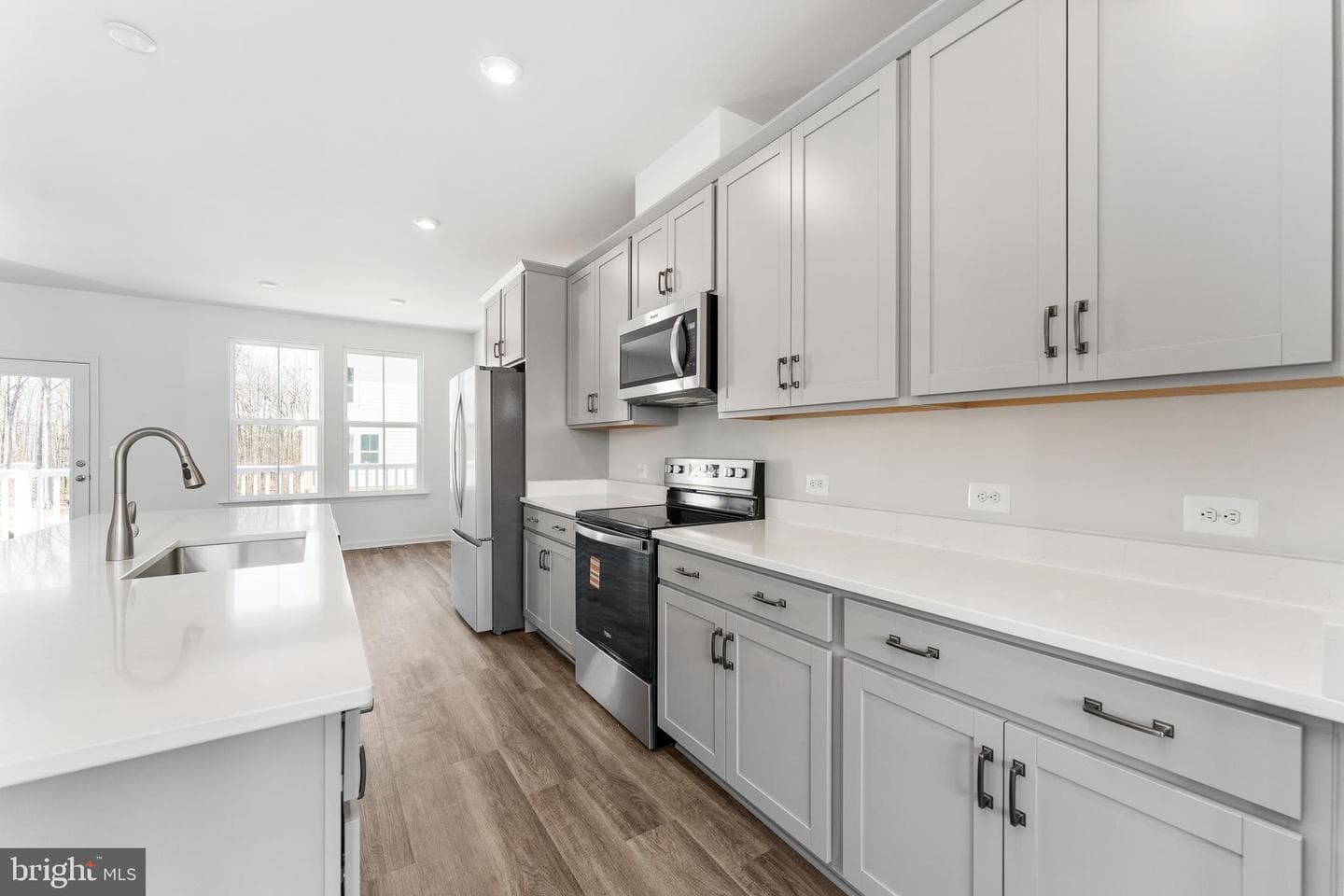 10161 Queens Way photo 21