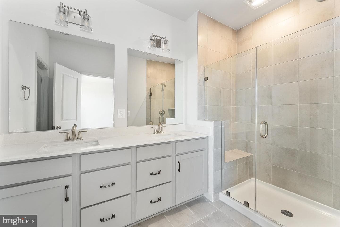 10161 Queens Way photo 36