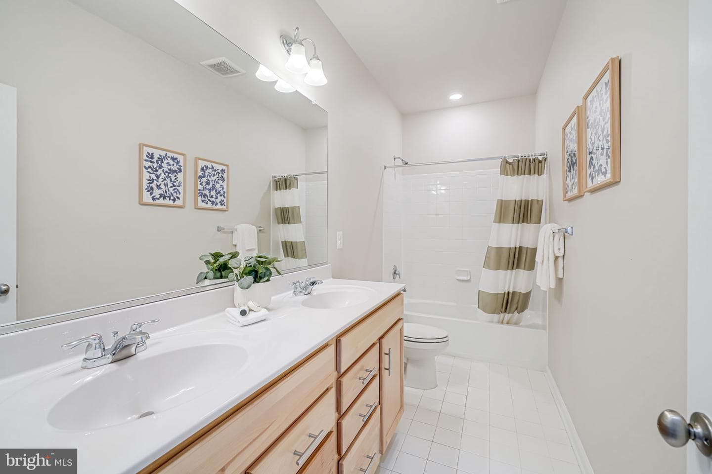 9563 Jefferson Street photo 32
