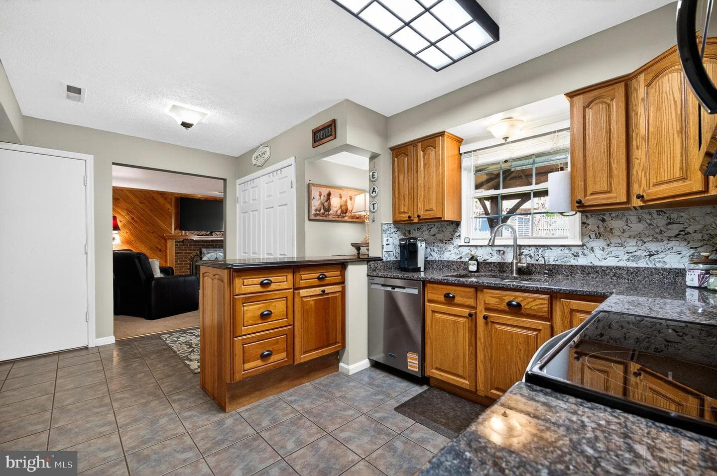 8745 Country Lane photo 22