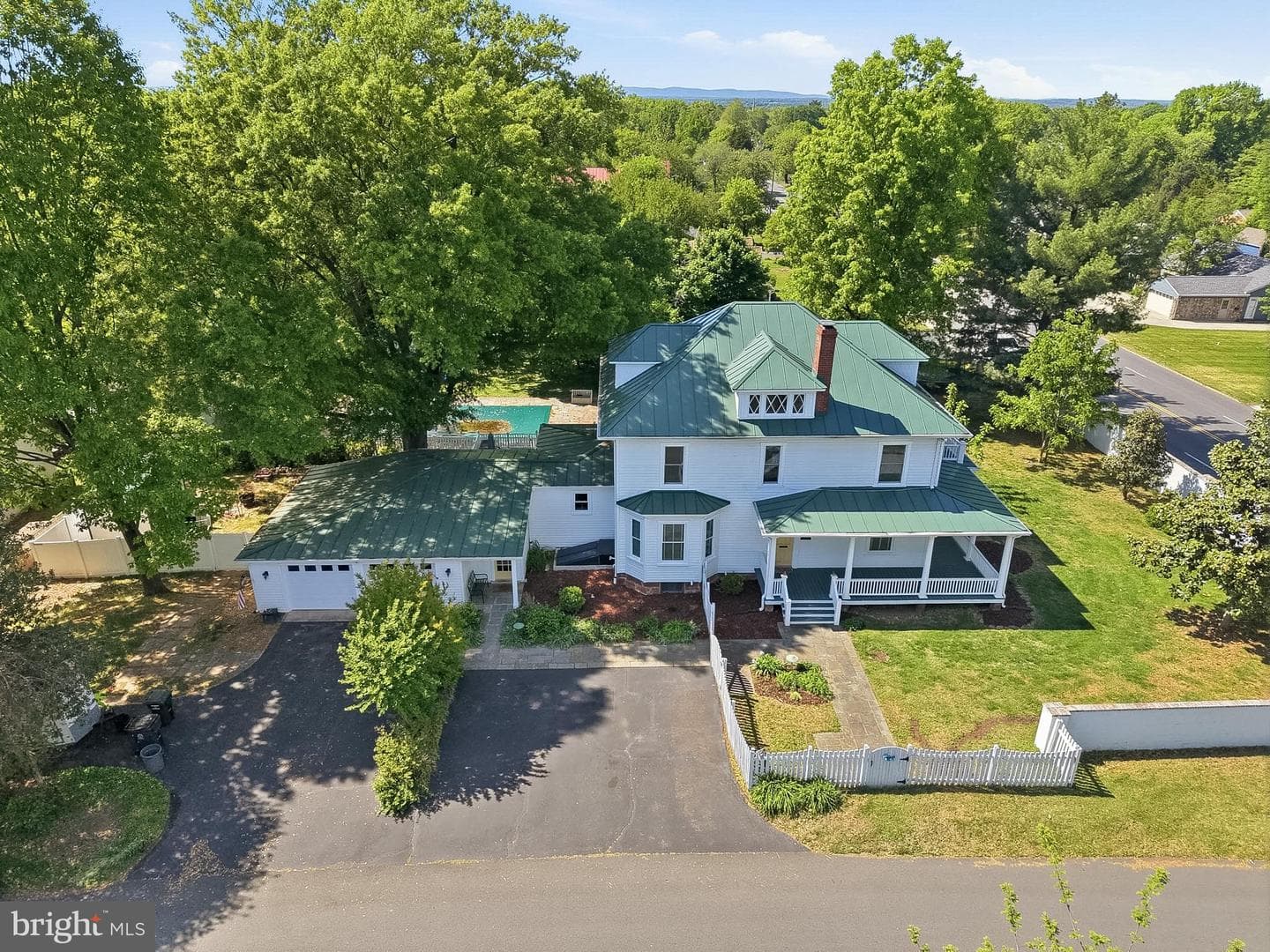 9026 Sudley Road photo 2