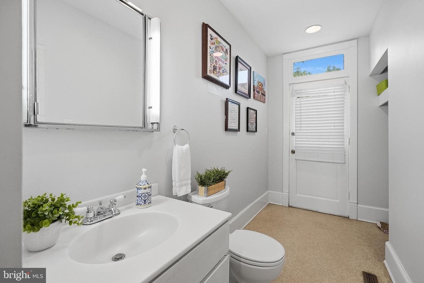 9026 Sudley Road photo 20