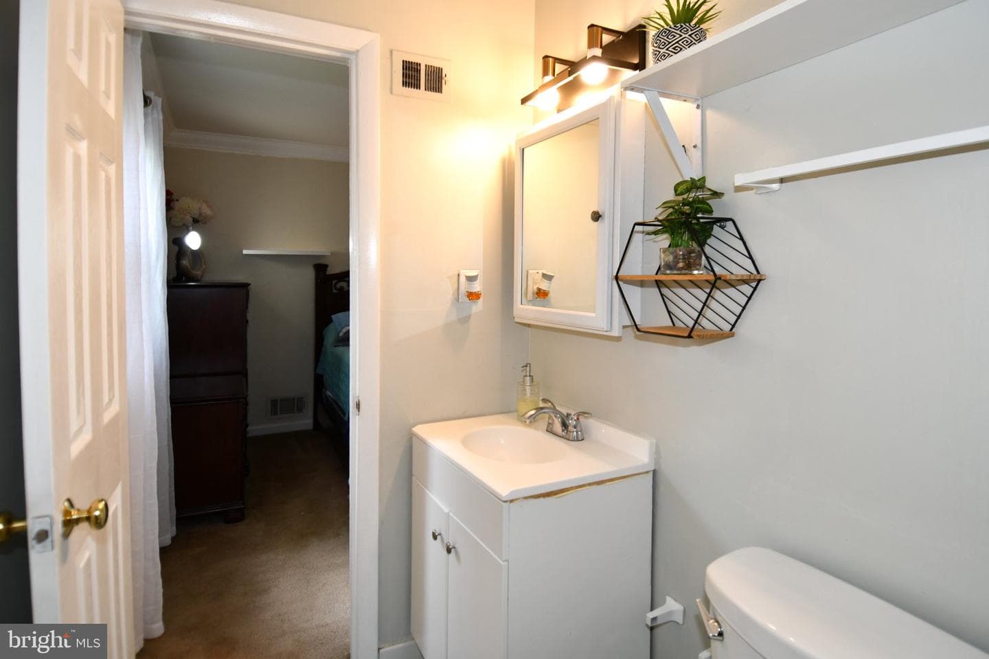 8618 Liberia Avenue photo 28