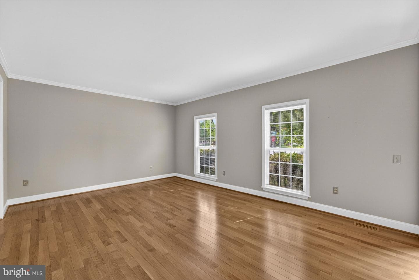 9516 Oakenshaw Drive photo 12