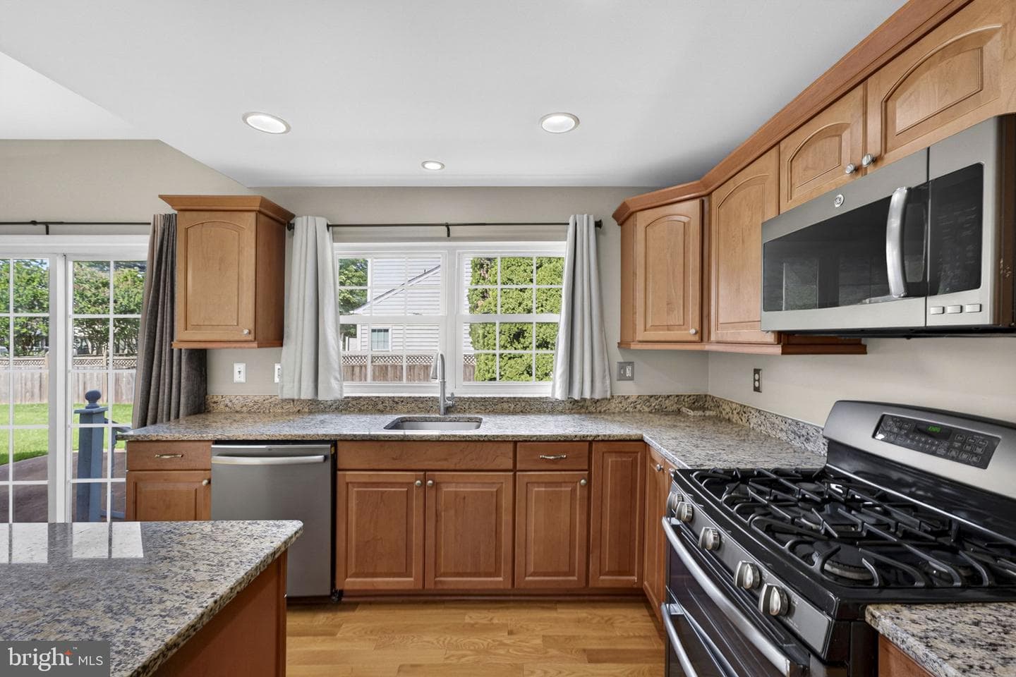 9516 Oakenshaw Drive photo 20