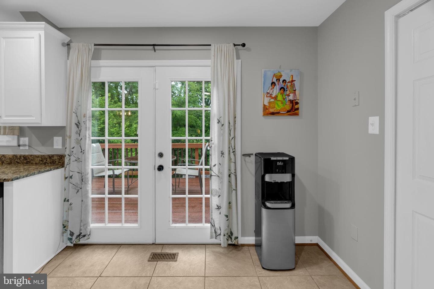 8683 Point Of Woods Drive photo 18
