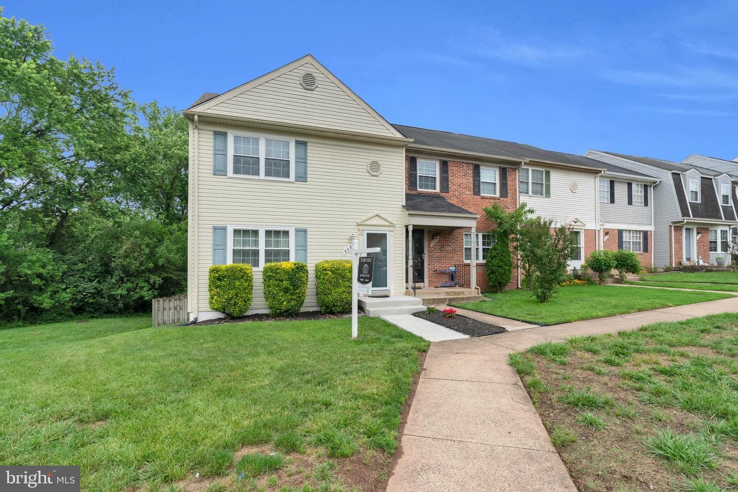 8683 Point Of Woods Drive photo 3