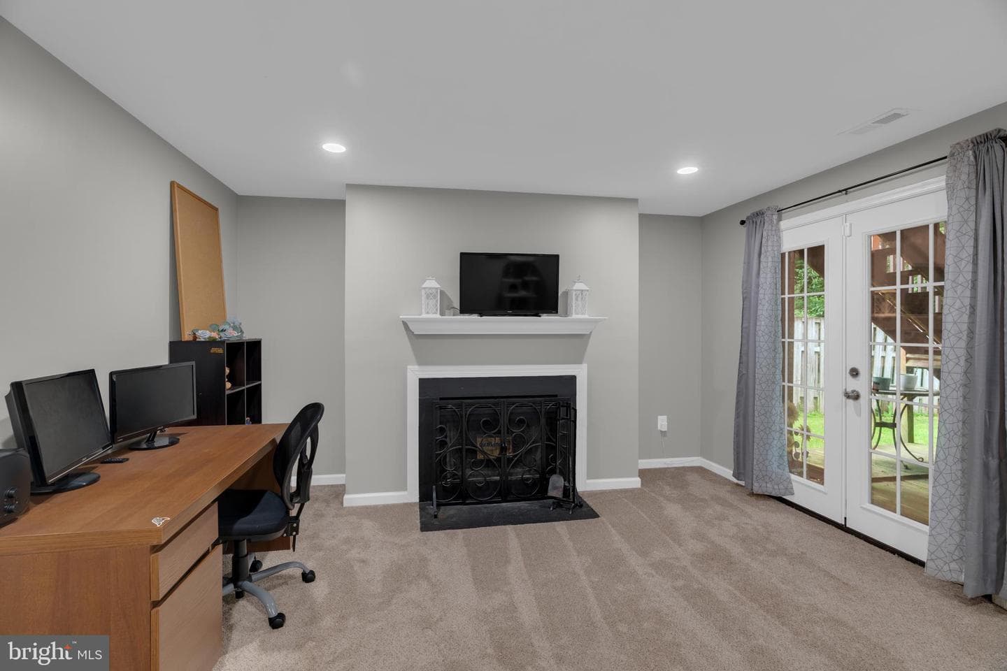 8683 Point Of Woods Drive photo 46