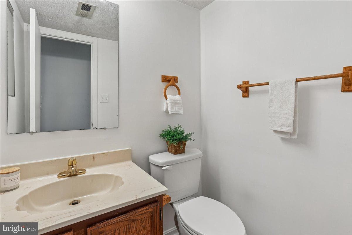 8746 Country Lane photo 16