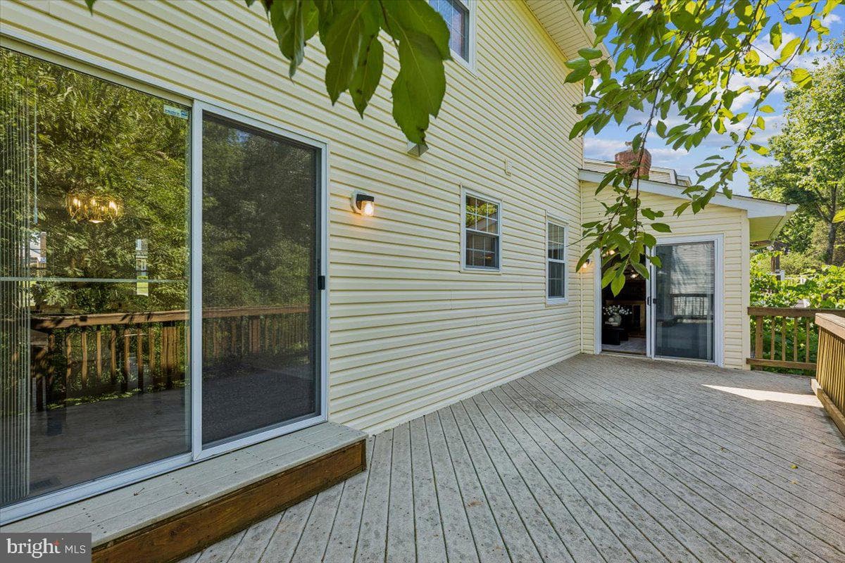 8746 Country Lane photo 32