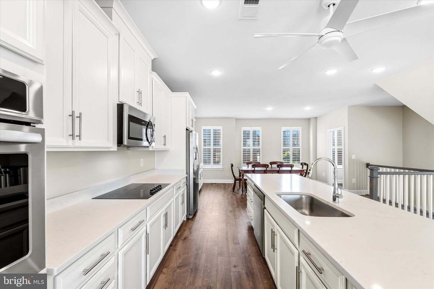 9828 Buchanan Loop photo 13