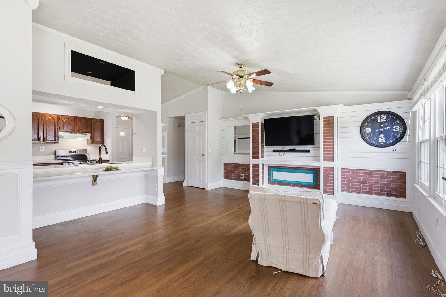 10221 Foxborough Court photo 16