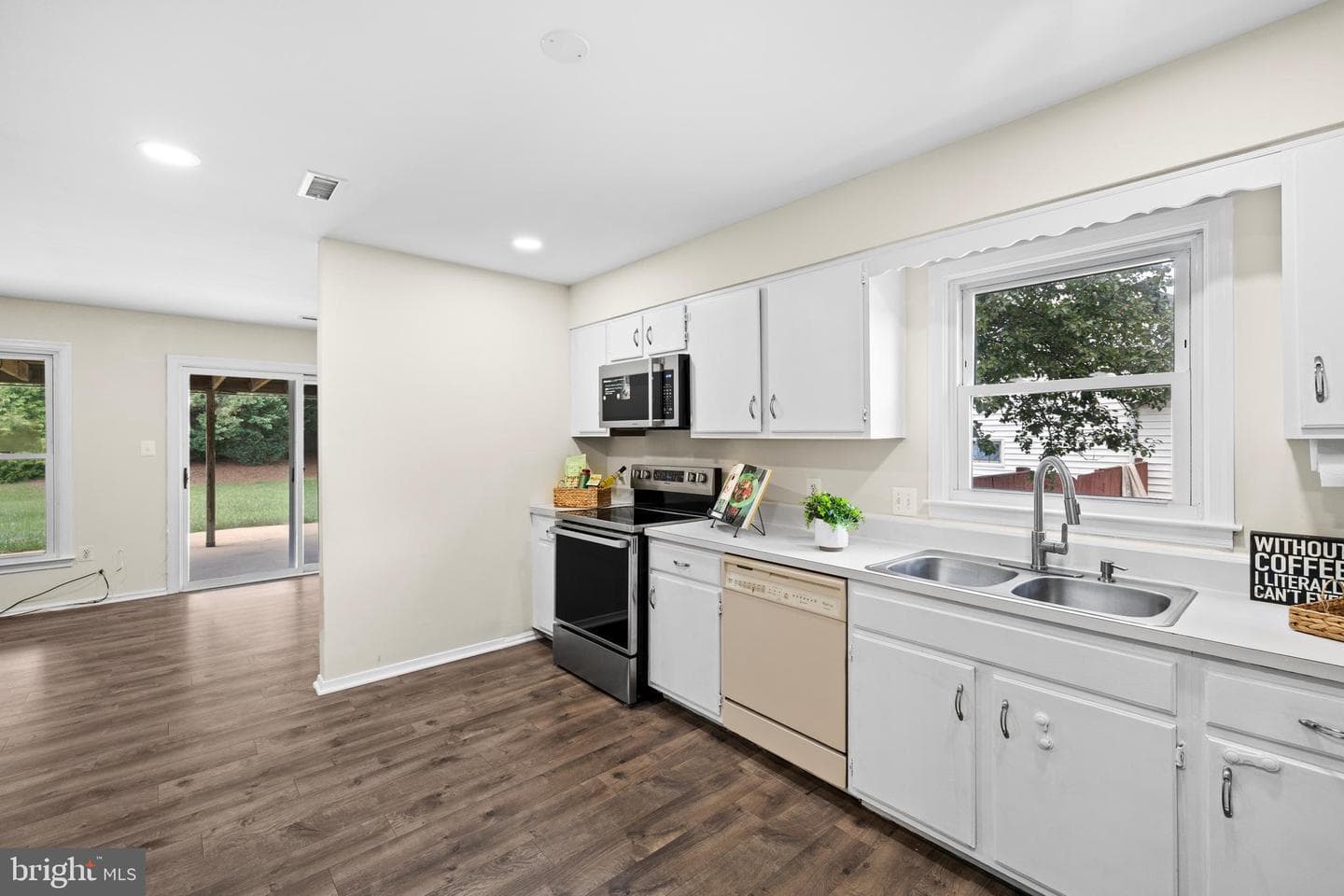 9254 Garnet Court photo 12