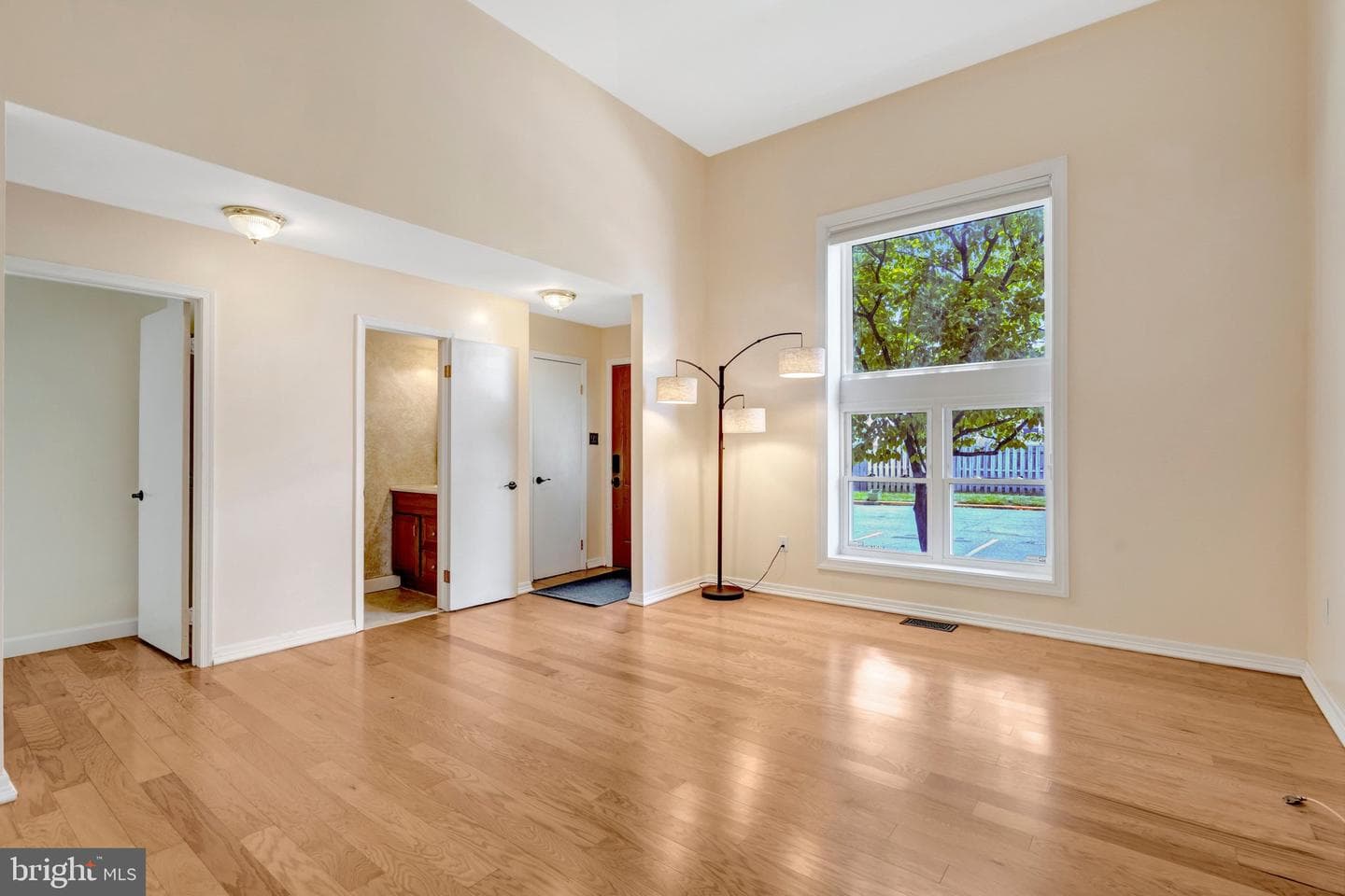 8501 Buckeye Court photo 4