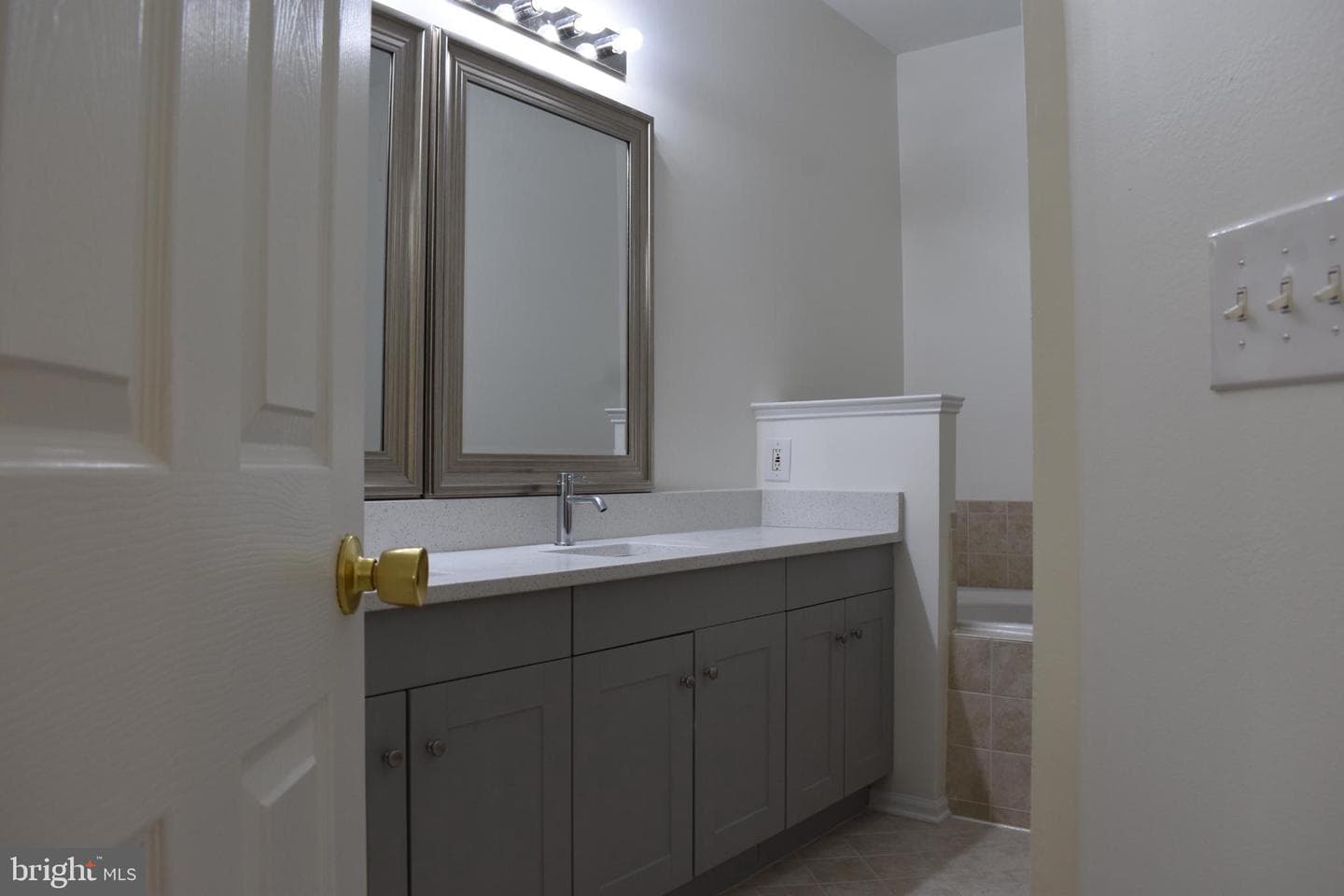 9508 Walker Way photo 9