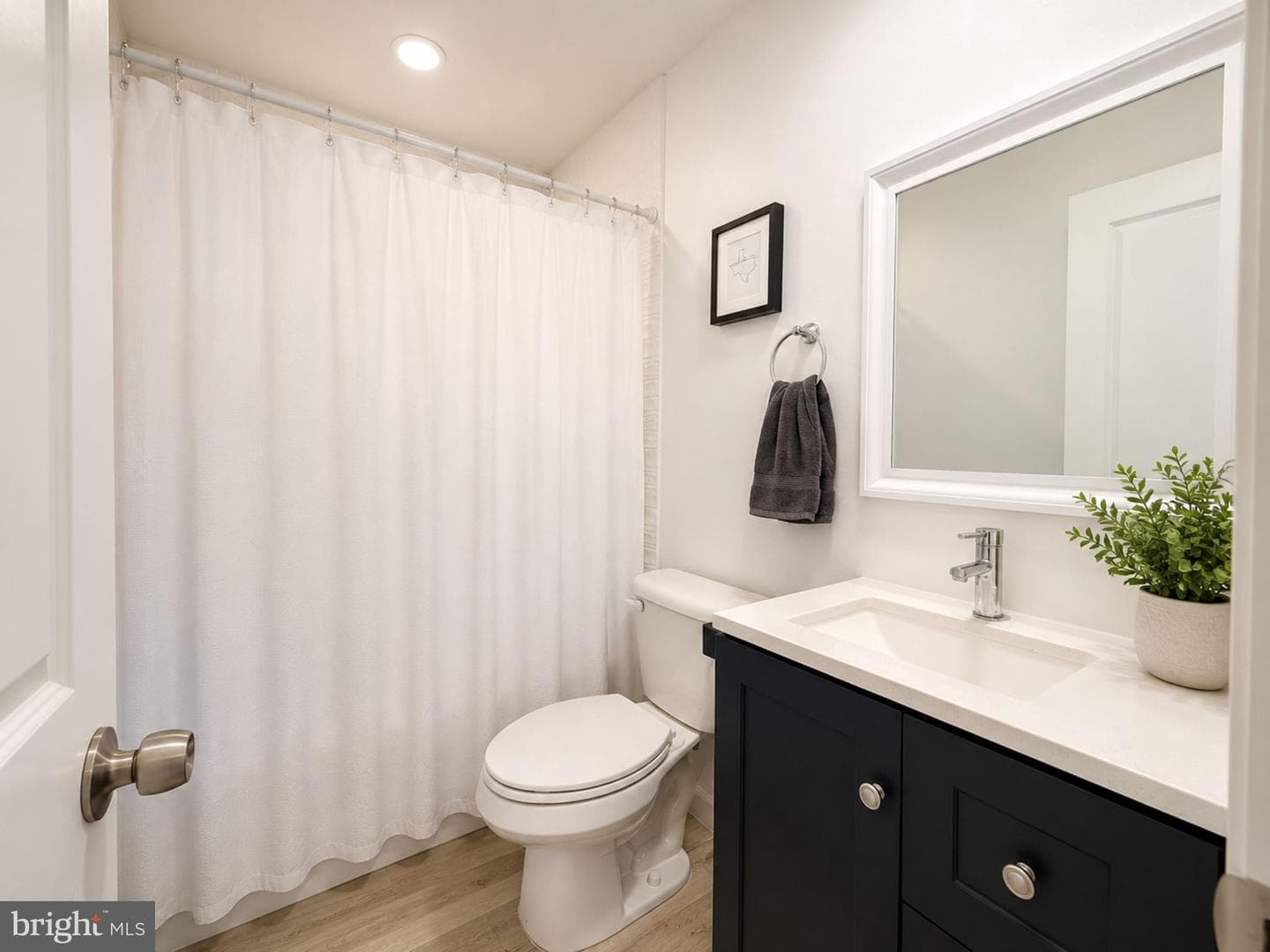 225 Colfax Court photo 23