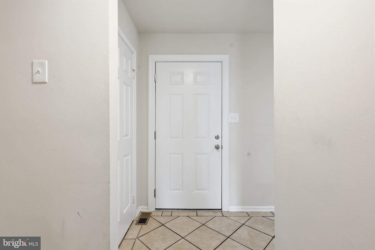 305 Moseby Court photo 5