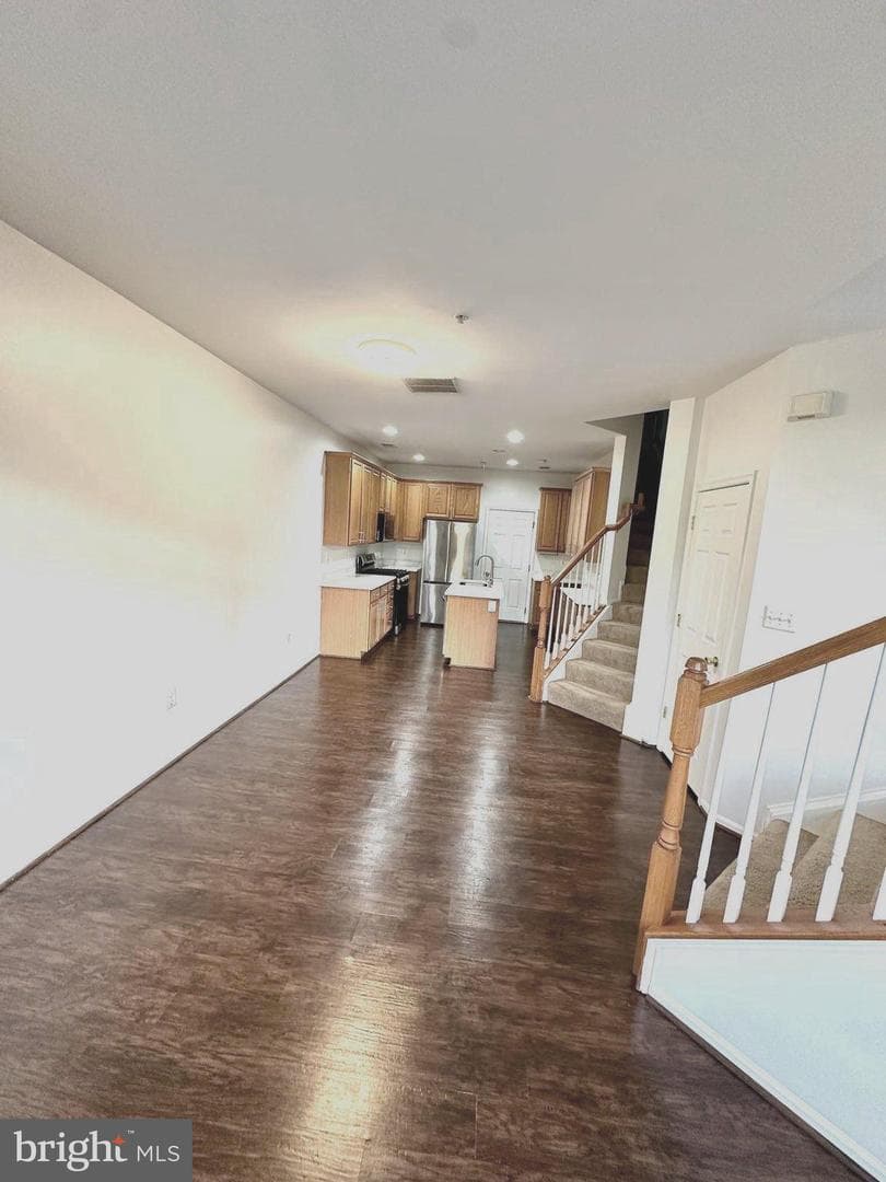 9544 Walker Way photo 4