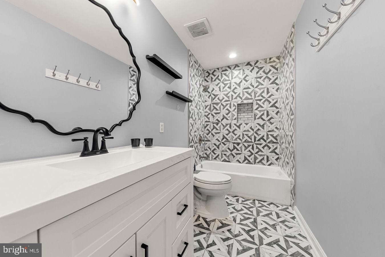 9201 Golf Court photo 43