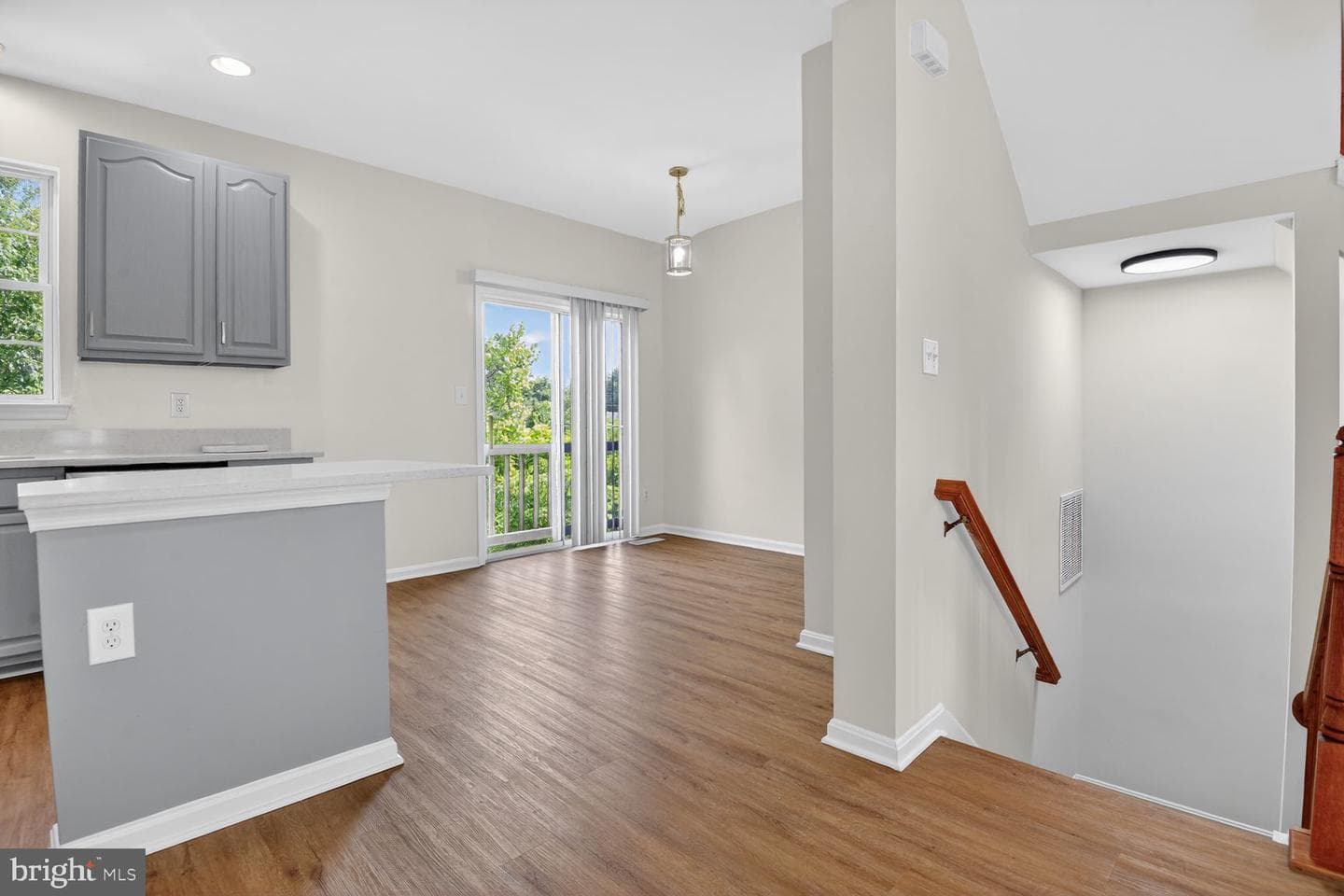 352 Kirby Street photo 12