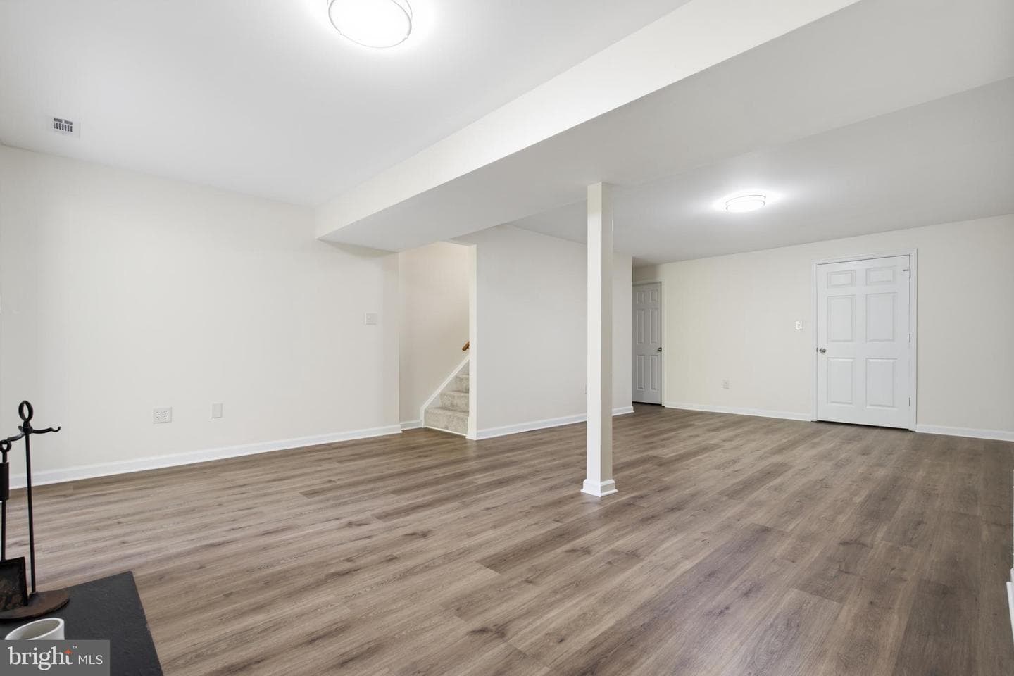 298 Moseby Drive photo 23