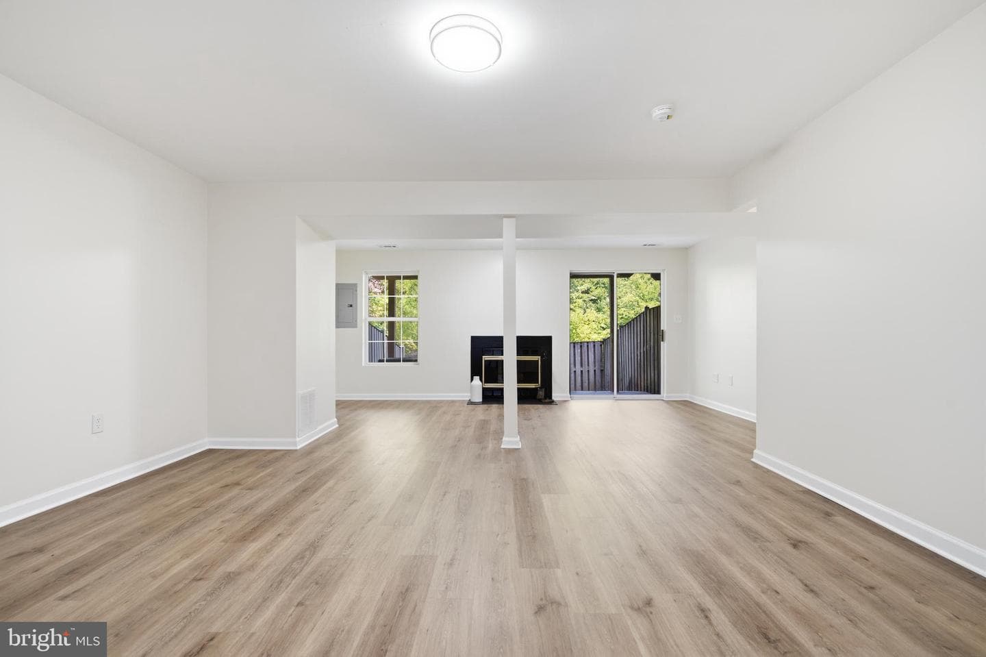 298 Moseby Drive photo 25