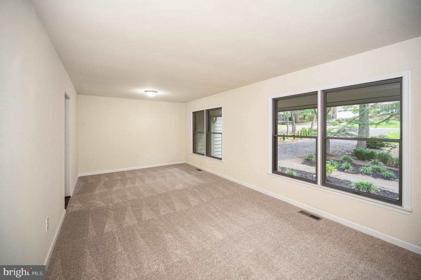 106 Cumberland Circle photo 6