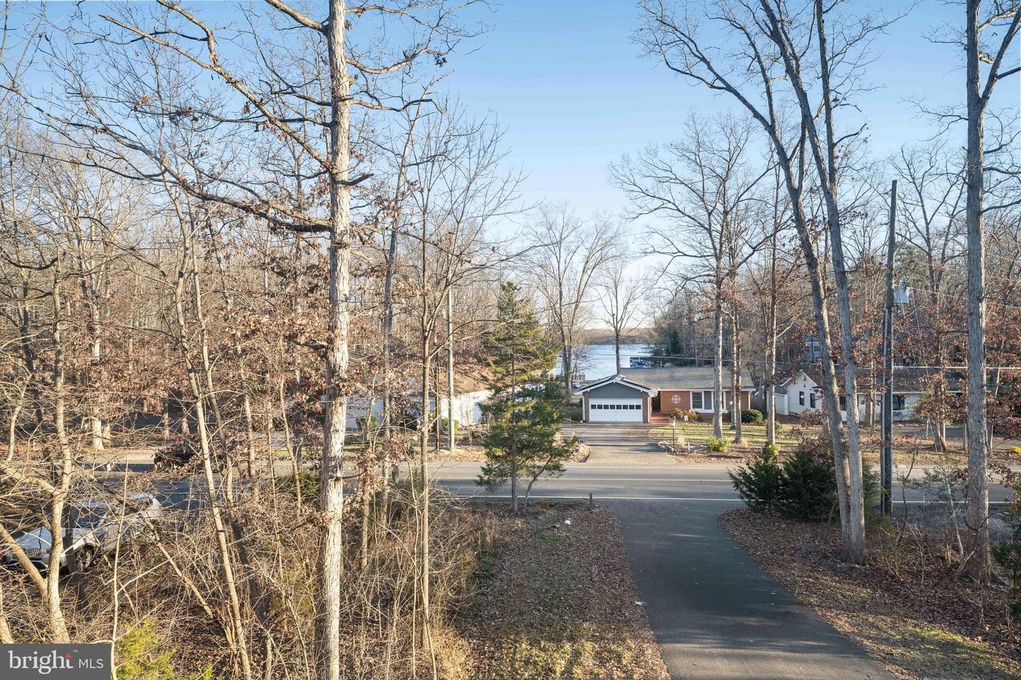 1002 Lakeview Parkway photo 3