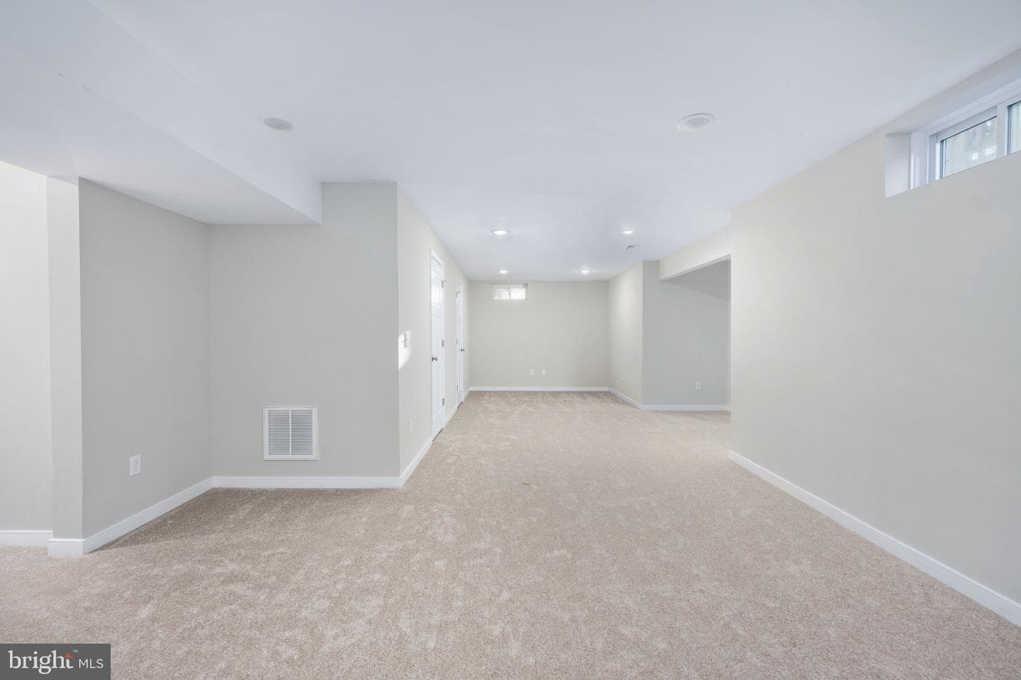 1002 Lakeview Parkway photo 5