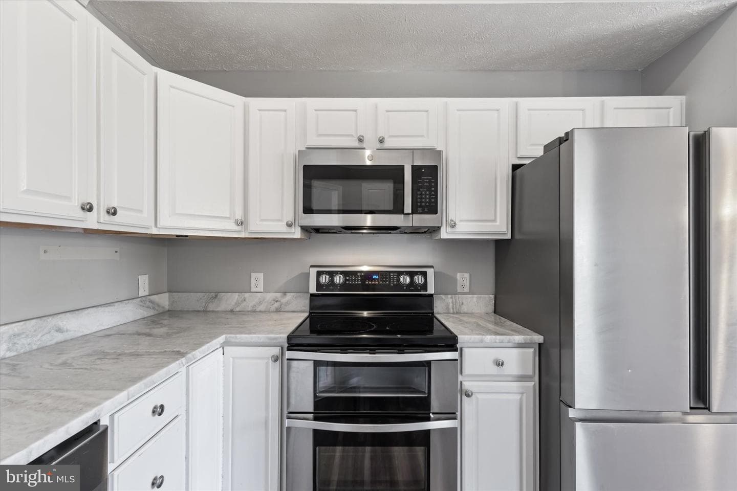 104 Carlyle Court photo 11