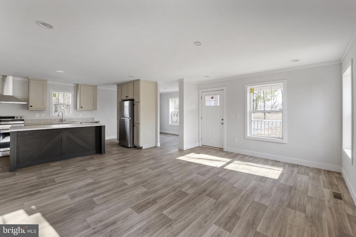 328 East Street photo 12