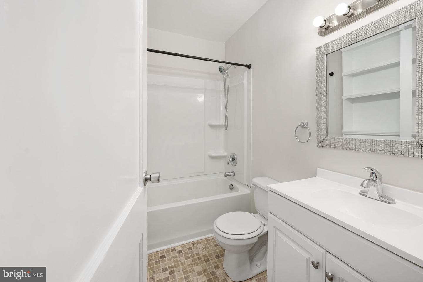 246 Berry Street photo 22