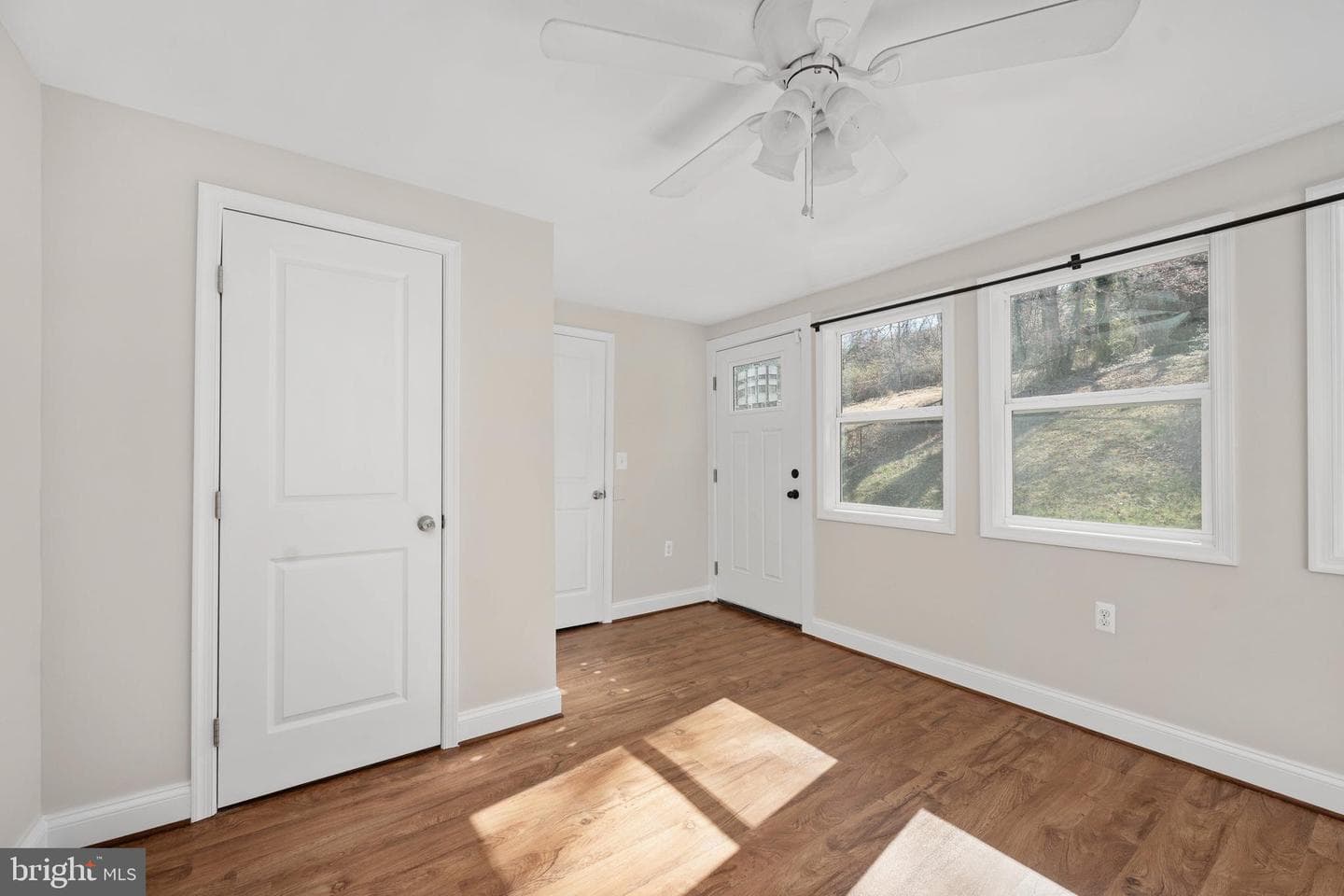 246 Berry Street photo 33