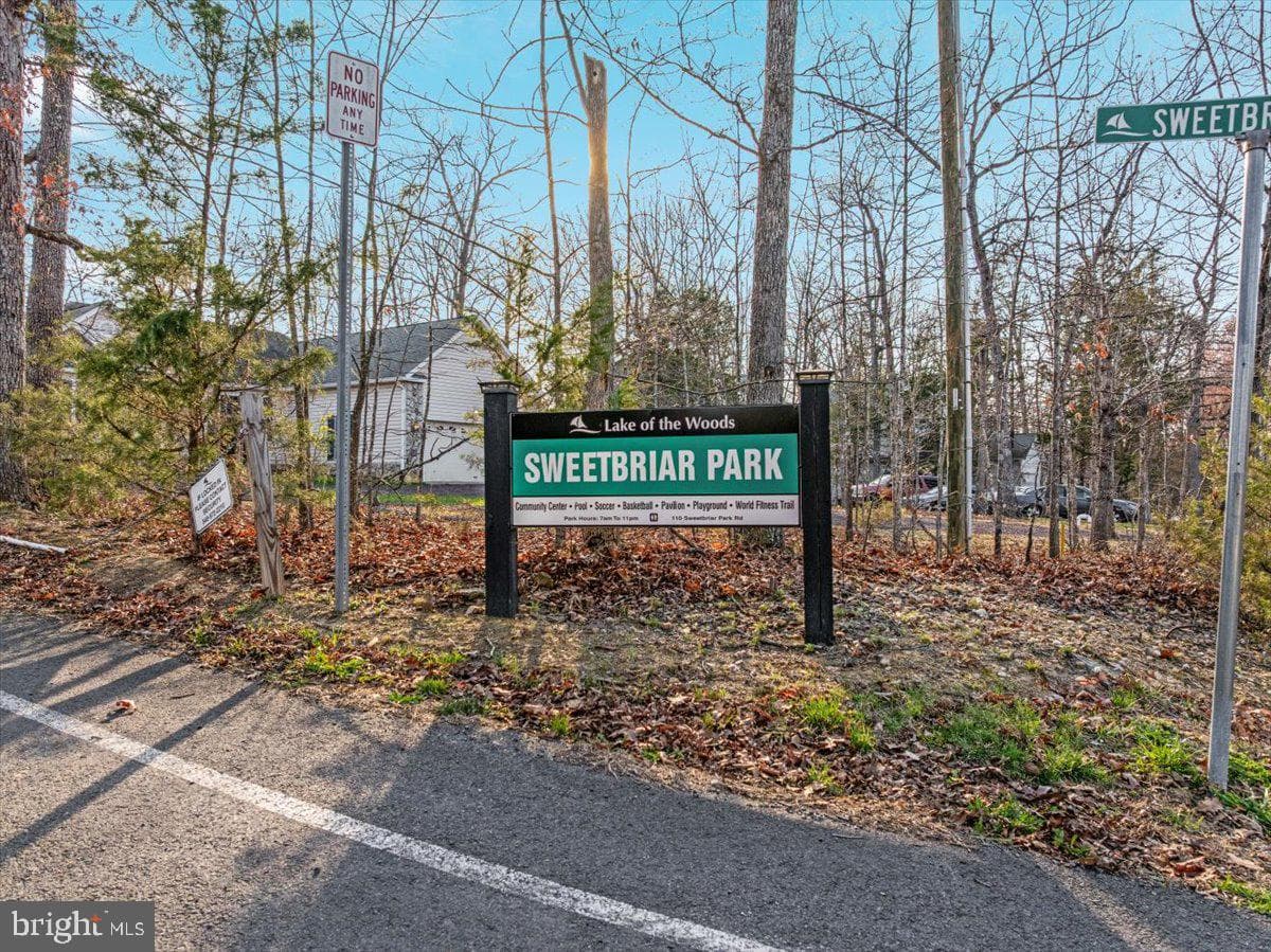 904 Lakeview Parkway photo 48