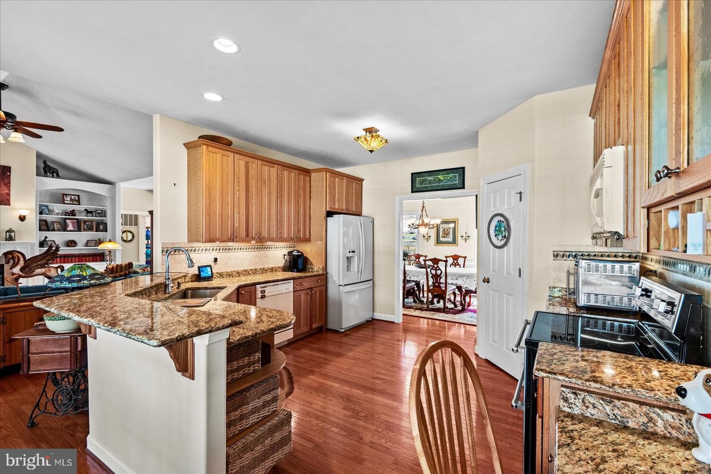 8032 Meadowland Dr photo 18
