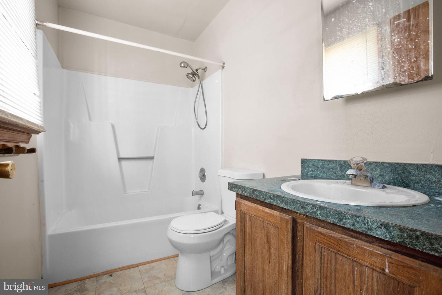 1105 Lakeview Parkway photo 15