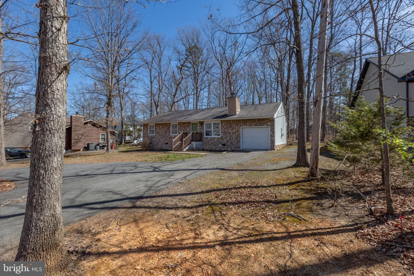 1105 Lakeview Parkway photo 3