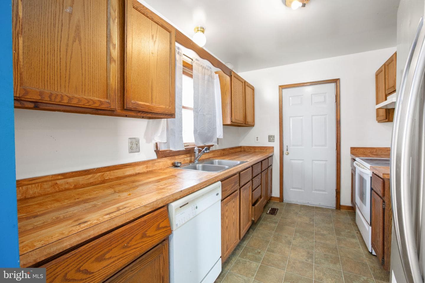 1105 Lakeview Parkway photo 7