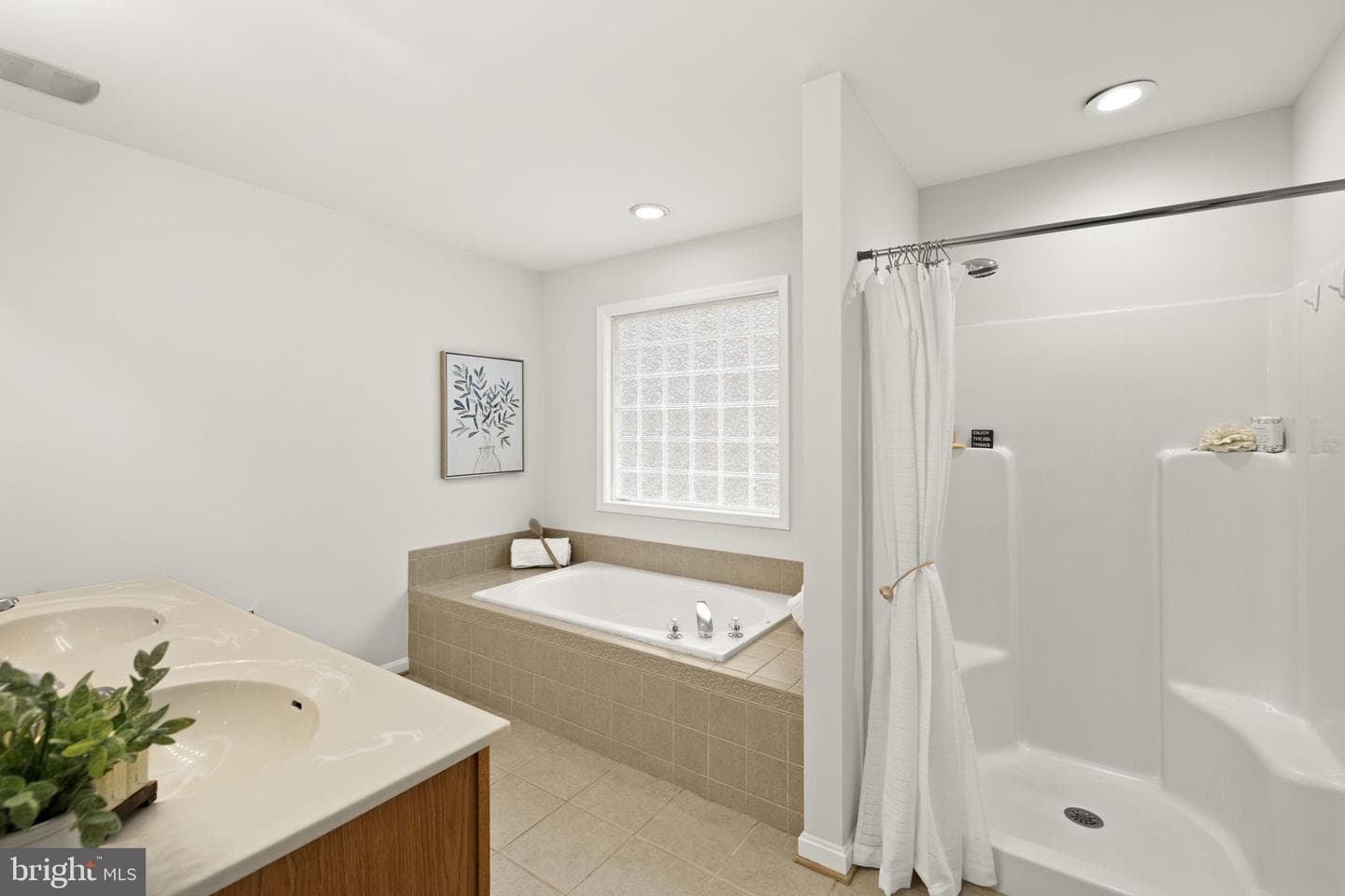 102 Fairfax Lane photo 22