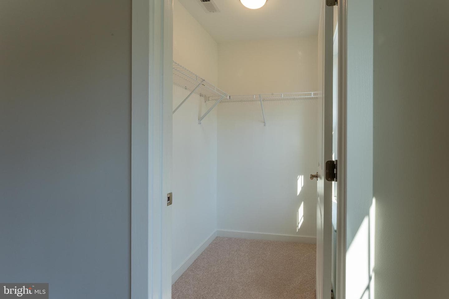 136 S Almond Street photo 34