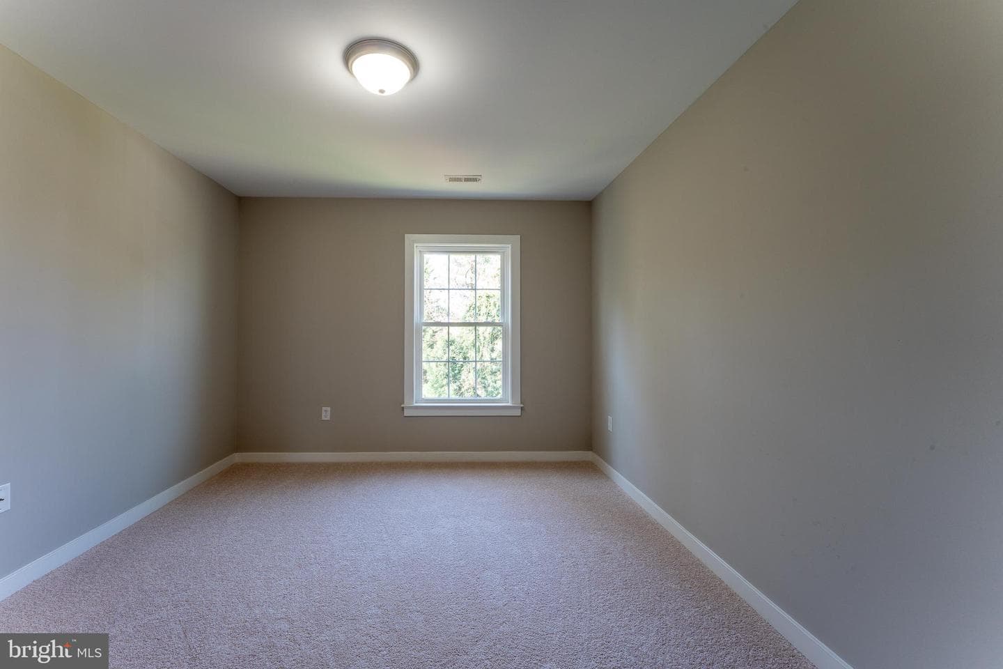 136 S Almond Street photo 36