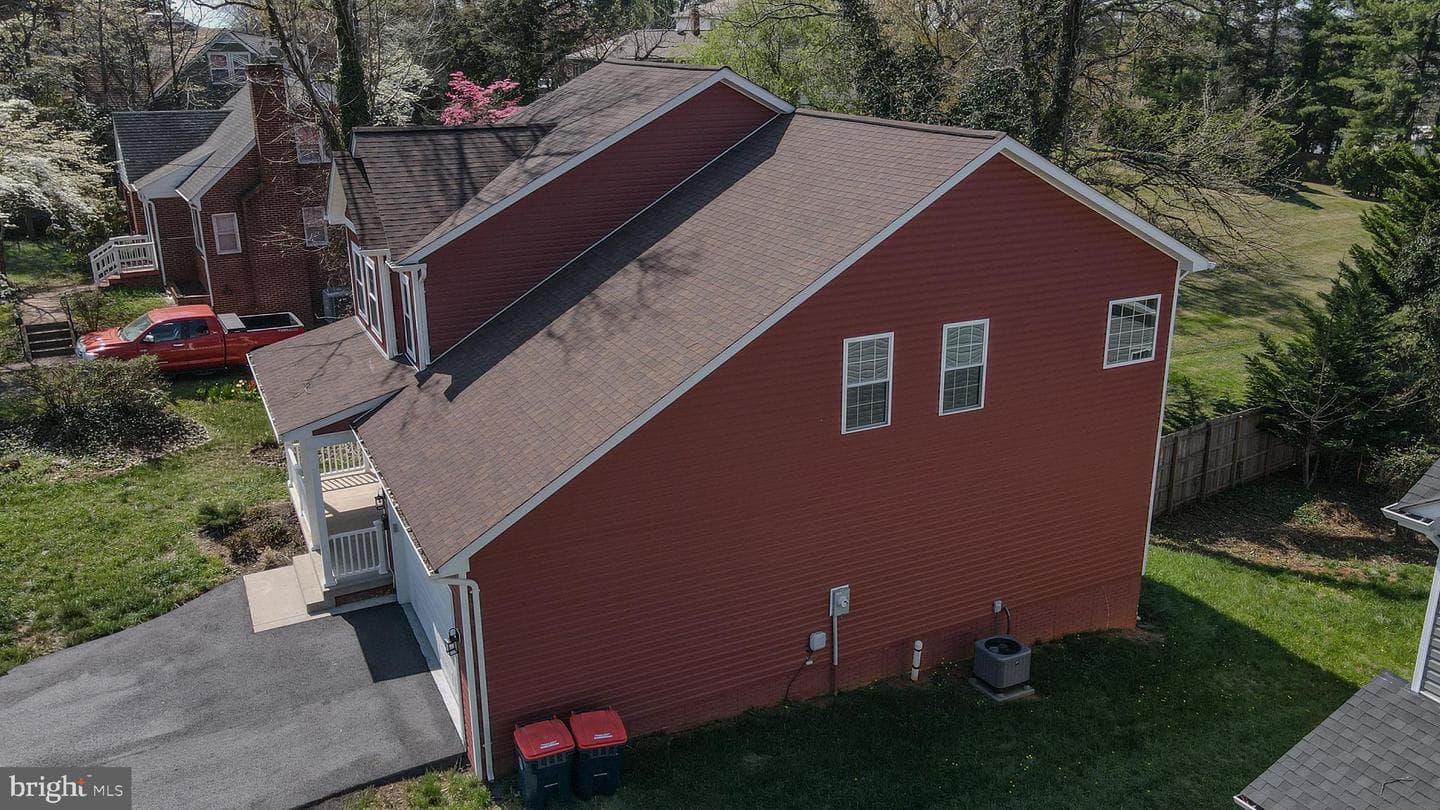 136 S Almond Street photo 42